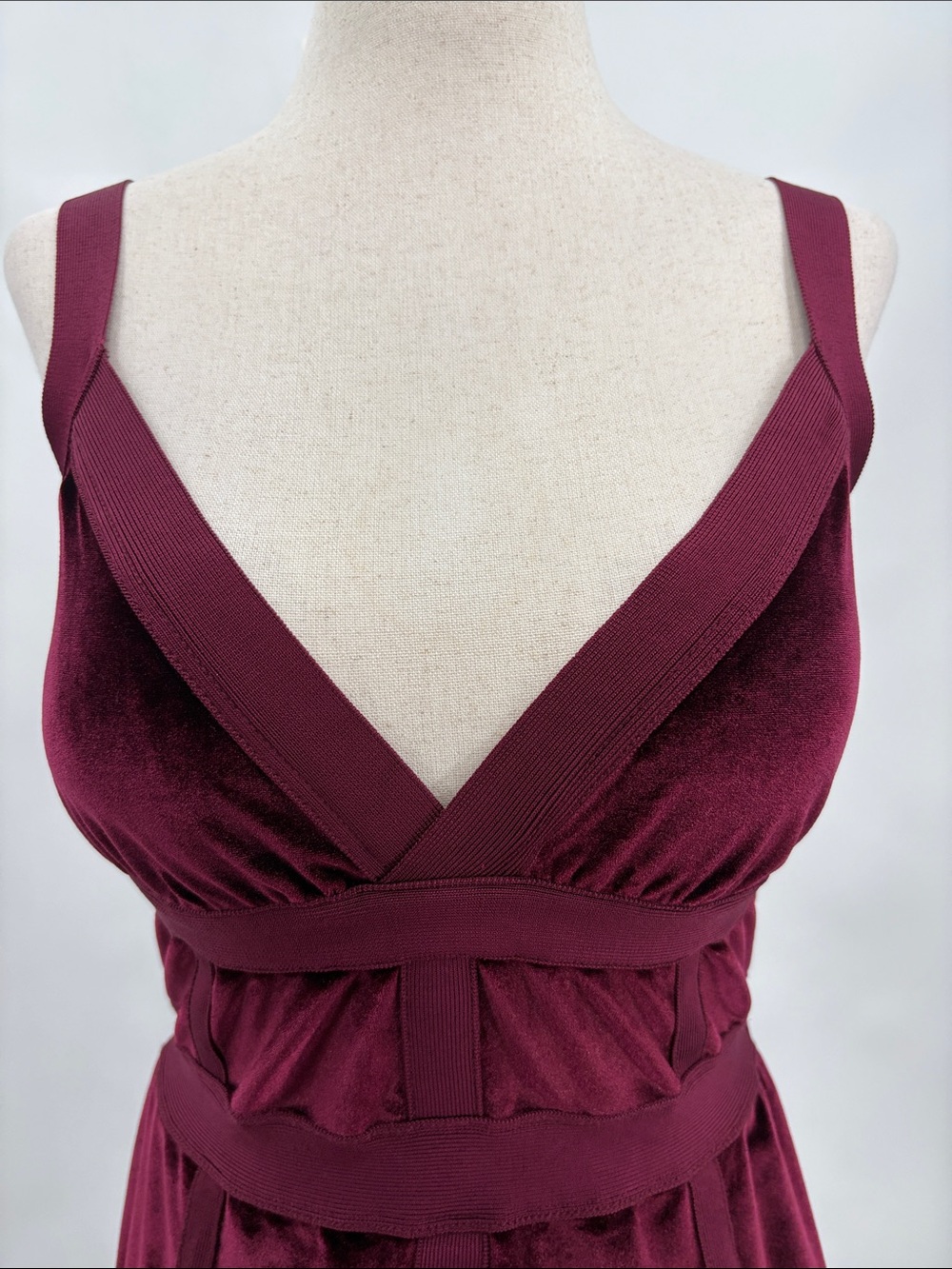 House of CB London Carven Mulberry Velvet Panel Mini Dress Size Size Large - Picture 4 of 11